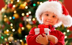 Мальчик с подарком