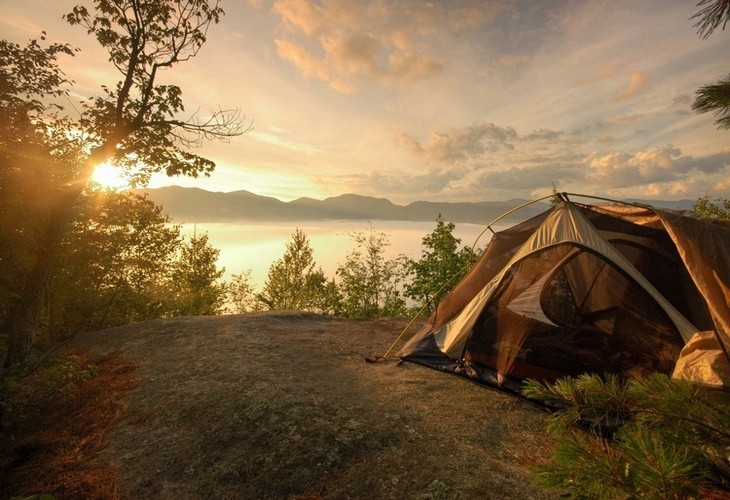 палатка на природе