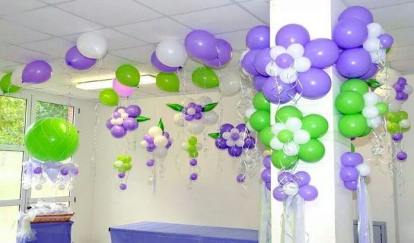 Белые и фиолетовые шары